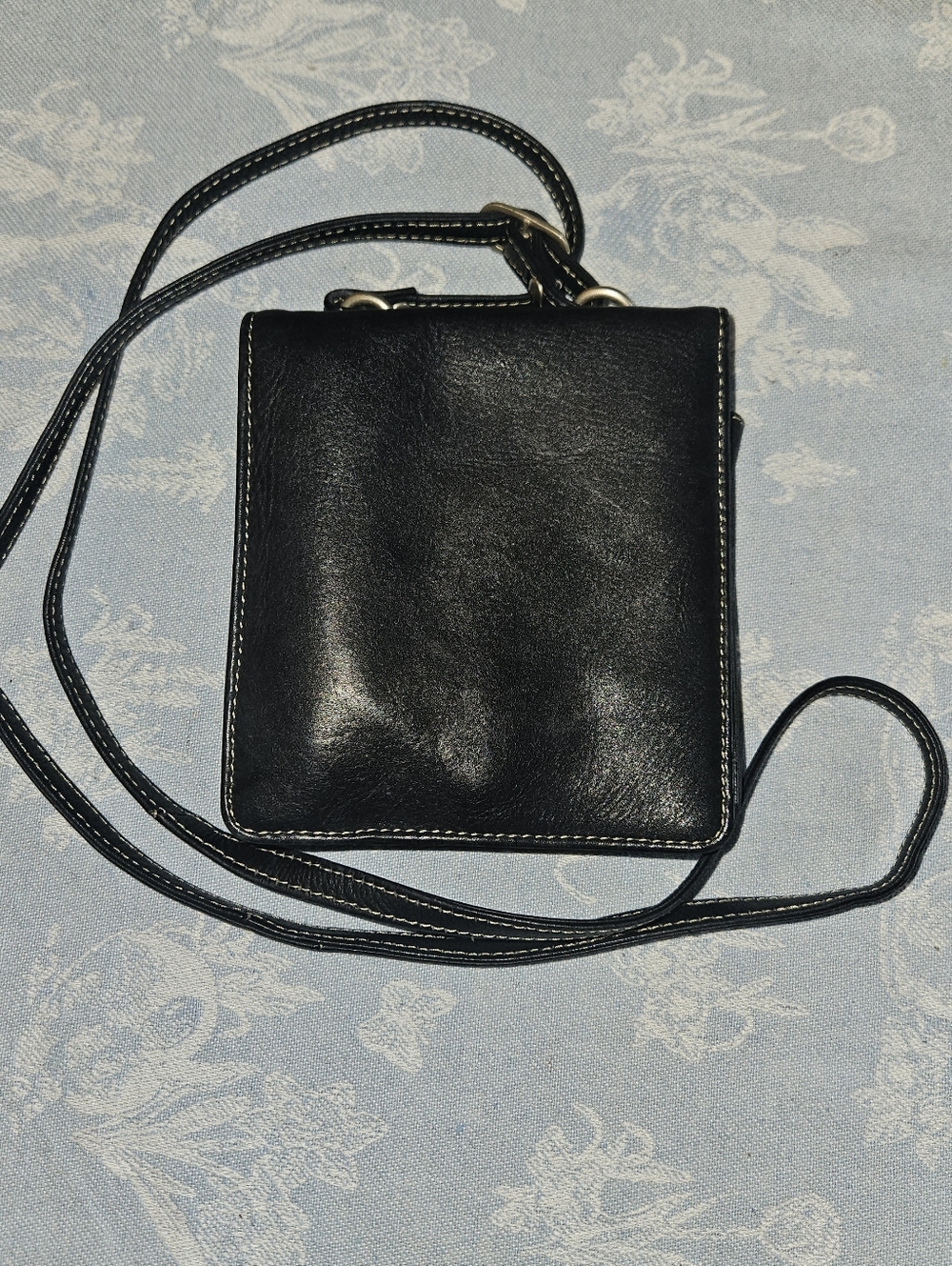 Vintage Leaders in Leather Wallet Crossbody Dark Navy Blue
